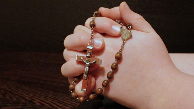 Berikut doa yang diucapkan oleh umat Katolik untuk menghadapi wabah virus corona yang tengah melanda. Doa ini diucapkan oleh Paus Fransiskus di Vatican.
