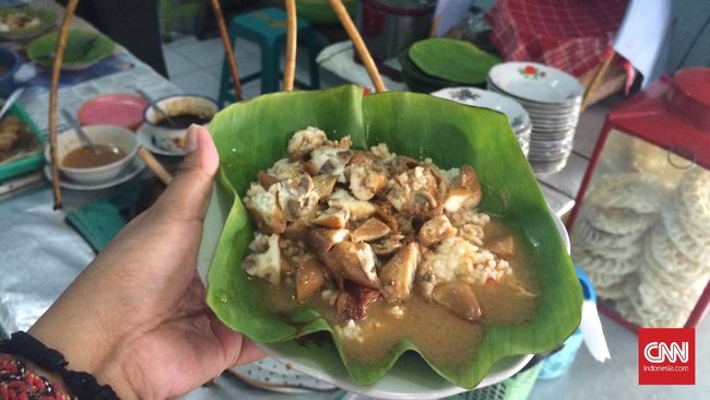 Ada banyak kisah seru seputar kuliner nan unik yang berasal dari Desa Gajahmati, Pati, ini. Seperti apa?