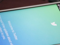 Twitter Coba Deteksi Hoax dengan Label Oranye