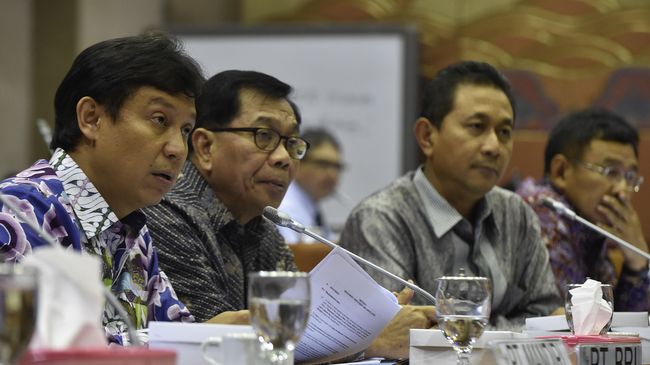 Bank BUMN Tak Perlu Tunggu Holding Biayai Akuisisi Freeport Kendati butuh dana besar, Bank BUMN tak perlu menunggu holding BUMN jasa keuangan terbentuk untuk membiayai holding sektor tambang mengakuisisi saham Freeport.