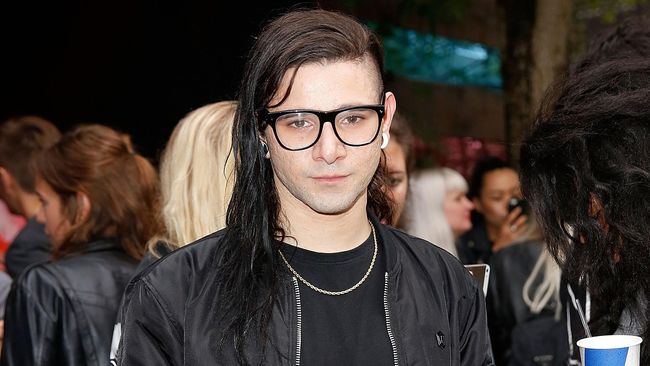 Skrillex sempat menyumbang suara untuk album band emo itu yang bertajuk Dear Diary, My Teen Angst Has A Bodycount dan Heroine.