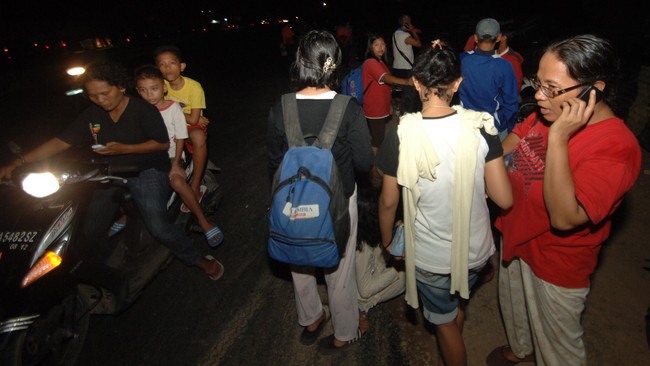 Pakar Geologi, Surono memperkirakan gempa bumi bermagnitudo 7,8 SR di Kepulauan Mentawai, Sumatera Barat, tidak berpotensi tsunami.