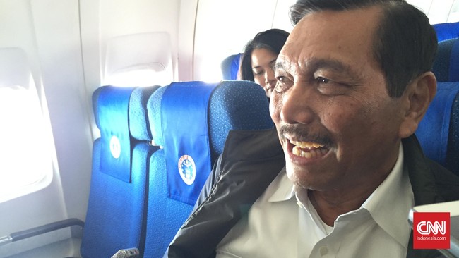 Luhut mengakui beberapa Dewan Pimpinan Daerah Partai Golkar sempat menemuinya jelang Munaslub Golkar untuk menanyakan soal arah dukungan pemerintah.