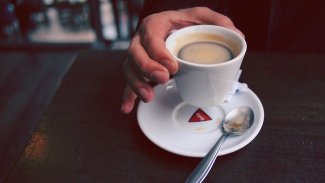 Kopi mampu menurunkan berat badan asalkan diminum dengan cara yang tepat. Bagaimana cara minum kopi yang tepat untuk menurunkan berat badan?