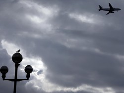 Pesawat Jatuh ke Danau Es Alaska, Pilot-2 Bocah Selamat