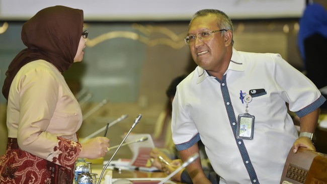 Teguran yang sudah dilayangkan Pertamina kepada tiga SPBU di Madiun, tidak terkait dengan Bupati Madiun Muhtarom.