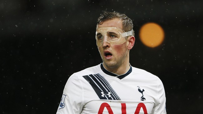 Tottenham Hotspur gagal merebut puncak klasemen Liga Inggris setelah kalah 0-1 dari tuan rumah West Ham di Upton Park.