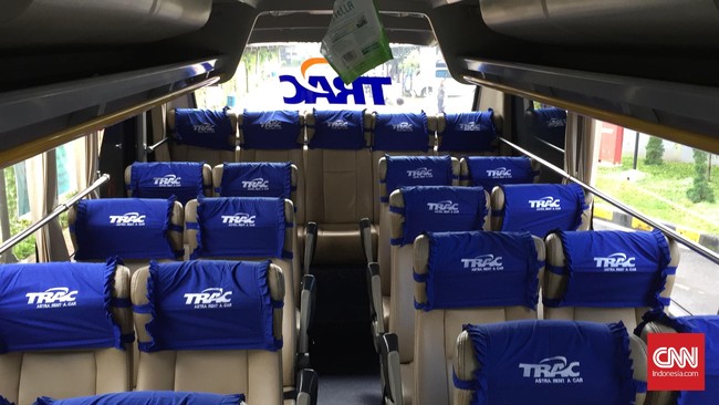 Gubernur DKI Jakarta Basuki Tjahaja Purnama menjelaskan depo penyimpanan bus harus dibenahi karena kondisi saat ini sangat memprihatinkan.