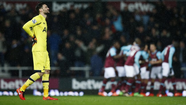 West Ham berhasil mengakhiri bababk pertama dengan keunggulan 1-0 atas Tottenham Hotspur lewat gol yang dicetak Michail Antonio.