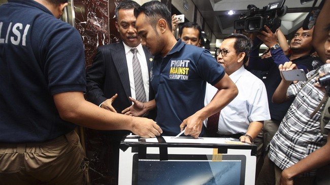 Pakar Hukum Tata Negara, Margarito Kamis, menjadi saksi ahli kasus dugaan korupsi pada proyek pengadaan uninterruptible power supply (UPS).