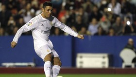 Real Madrid Tundukkan Levante 3-1