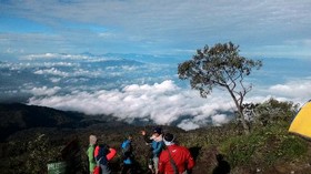 Pendakian ke Gunung Ciremai Kembali Dibuka Terbatas