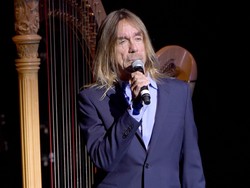 Kisah Iggy Pop Ngungsi dari Rumah Gegara Burung Kakatua