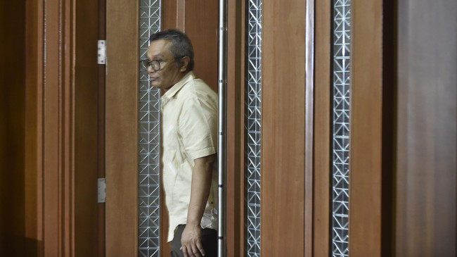 Kepala Subdirektorat I Tipikor Kombes Adi Deriyan Jayamarta membantah hal ini berhubungan dengan pengembangan kasus UPS.