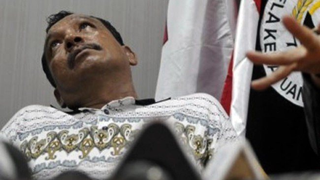 Menteri Hukum dan Hak Asasi Manusia Yasonna H Laoly menyatakan dirinya melakukan penyelidikan siapa oknum yang membantu kasus kaburnya Labora Sitorus.