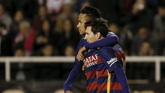 Barcelona berhasil mengakhiri babak pertama dengan keunggulan 4-0 atas Getafe lewat gol Munir Ekl Haddadi, Neymar dan Lionel Messi.