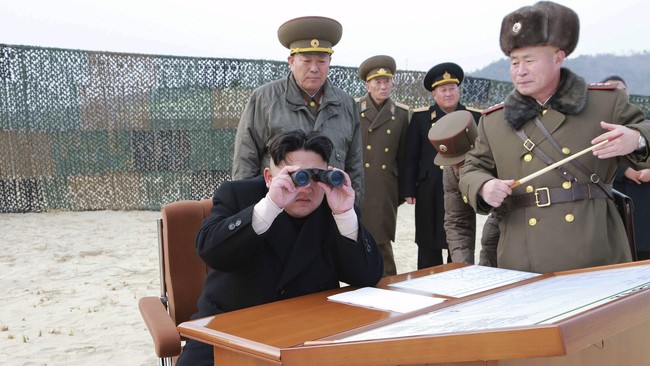 Kim Jong Un mengklaim Korut telah berhasil membuat hulu ledak nuklir dalam ukuran yang sangat kecil sehingga dapat dipasangkan pada rudal balistik.