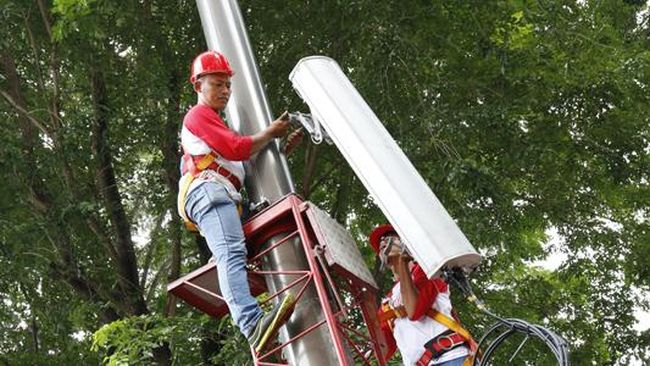 Lelang 2,1 GHz dan 2,3 GHz Hanya Untuk Operator Seluler Lelang spektrum 2,1 GHz dan 2,3 GHz hanya diperuntukkan untuk operator seluler karena dinilai membutuhkan tambahan frekuensi.