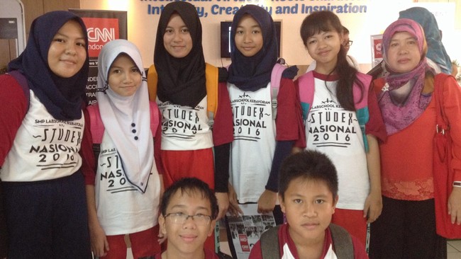 Di ACEX 2016, SMP Labschool Kebayoran juga mengundang siswa SMP dari Bangka merasakan pengalaman sekolah di Jakarta. Ini kisah mereka. 