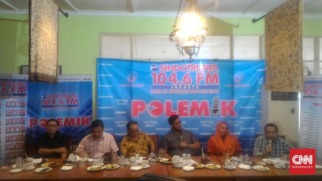 Kegaduhan antarmenteri tak selamanya berdampak buruk, terlebih lagi jika berkaitan dengan operasional yang menggunakan uang negara.