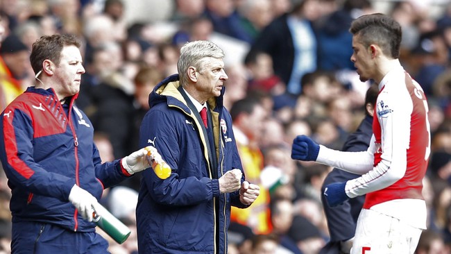 Arsene Wenger sama sekali tak khawatir terhadap masa depannya di Arsenal meskipun ia mendapat banyak kritikan musim ini.