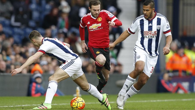 Juan Mata diusir dari lapangan setelah mendapat kartu kuning kedua, hanya tiga menit dari peringatan pertama.