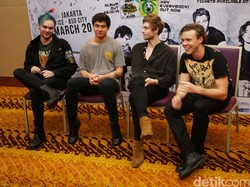 Lirik Lagu NOT OK - 5 Seconds of Summer