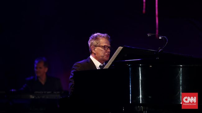 Bertiga, 'The Hitman David Foster and Friends,' akan menggelar konser bersama musisi lokal di Yogyakarta pada 6 April mendatang.
