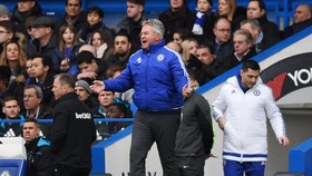 Hiddink: Chelsea Seharusnya Dapat Penalti