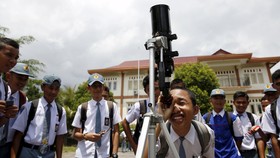 Jangan Foto Gerhana Matahari Pakai Kamera Ponsel