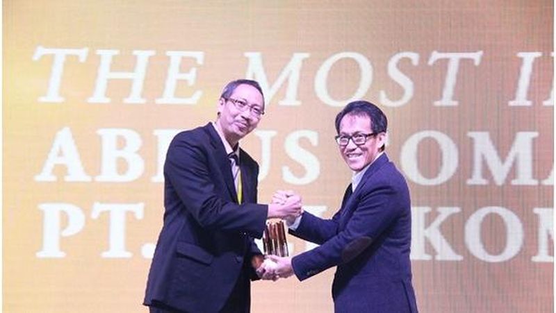 Direktur Network IT & Solution PT Telkom Abdus Somad Arief terpilih sebagai The Most Influential Chief Information Officer (CIO).