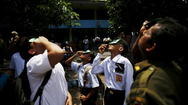 Pada Rabu (9/3) besok, akan terjadi gerhana matahari total yang langka. Ini fenomena apa sih?