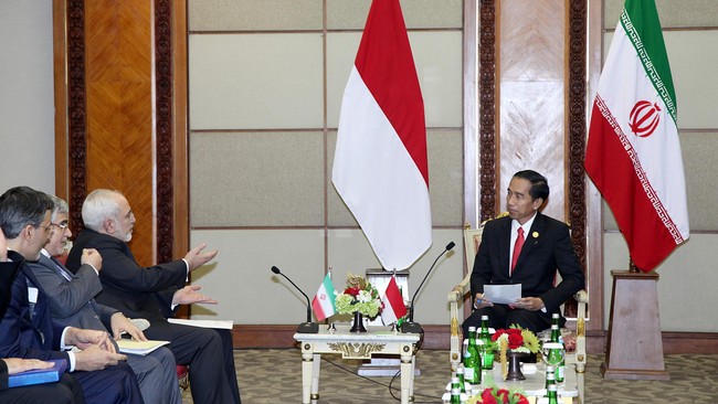 Iran tengah berebut pengaruh dan bersitegang dengan Saudi terkait beberapa konflik di Timur Tengah, seperti Yaman dan Suriah.