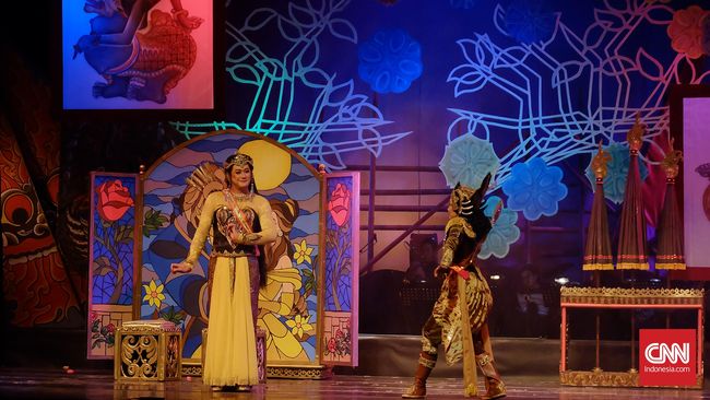 Panggung teater, tari, dan musik mengalami penurunan dan keterpurukan. Para pegiat seni bertahan di antara minimnya dana dan minat penonton.