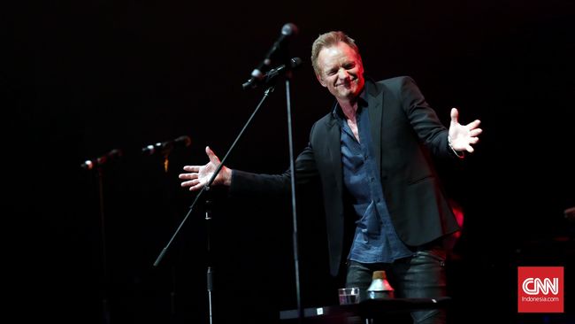 Penampilan Sting itu menandai pembukaan kembali gedung konser yang sempat ditutup dan direnovasi selama setahun setelah serangan 13 November 2015.