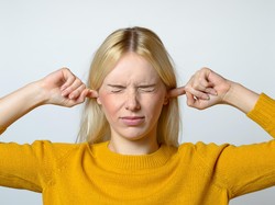 Fakta-fakta Stroke Kuping, Bikin Kiky Saputri Diketawain Dokter Singapura