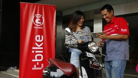 Telkomsel Gandeng Astra Otoparts Perluas Titik T-Bike