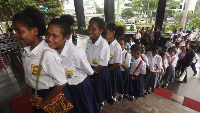 Pelaksanaan program makan bergizi gratis oleh pemerintah sudah sampai untuk anak-anak di Distrik Homeyo, Intan Jaya, Papua Tengah.