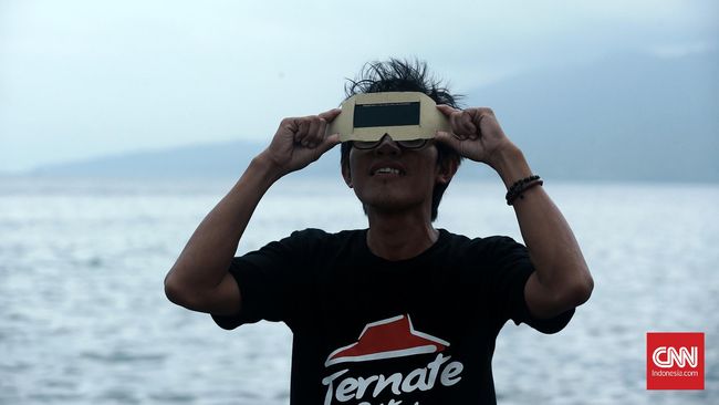 Ternate merupakan salah satu lokasi di Indonesia yang menjadi pusat pengamatan Gerhana Matahari Total (GMT) pada Rabu pagi (9/3).