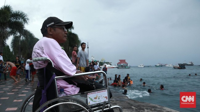 Ketua Perkumpulan Penyandang Disabilitas Indonesia meminta siapa pun yang menang Pilkada Jakarta untuk konsisten melaksanakan Perda soal Penyandang Disabilitas.