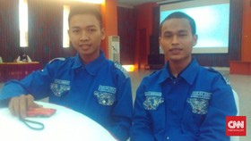 Panen Anak Lele dengan Alat Bertenaga Surya