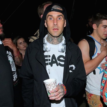 Dilarikan ke RS, Travis Barker Blink-182 Minta Pertolongan Tuhan