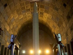 Israel Serang Fasilitas Rudal Balistik Iran di Teheran