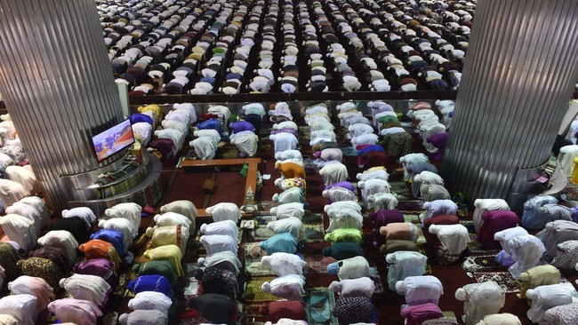 Majelis Ulama Indonesia (MUI) menerbitkan fatwa agar umat Islam waspada virus corona.