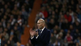 Zidane Senang Totti Disambut Hangat di Bernabeu