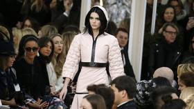 Kendall Jenner Diduga Alami Kelumpuhan Tidur Akut