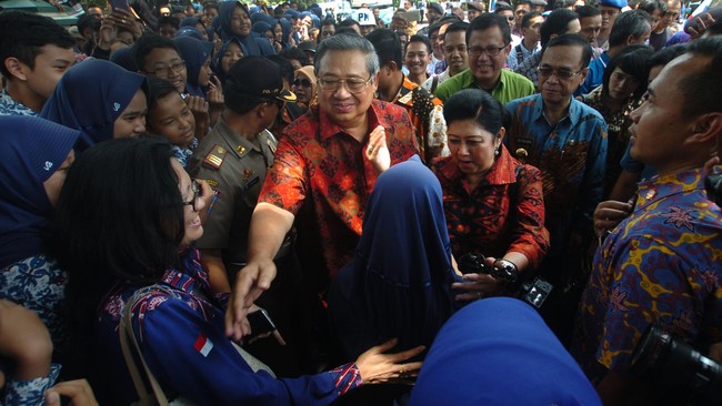 Wakil Sekretaris Jenderal Partai Demokrat Ramadhan Pohan menyatakan masyarakat rindu dengan berbagai program pro rakyat SBY.
