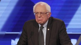 Sanders Kalahkan Clinton di Primer West Virginia