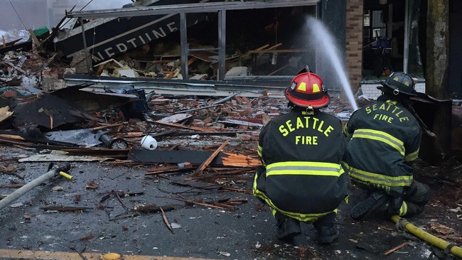 Kebocoran gas alam diperkirakan menjadi penyebab ledakan besar yang terjadi di wilayah Greenwood, Seattle, Amerika Serikat.