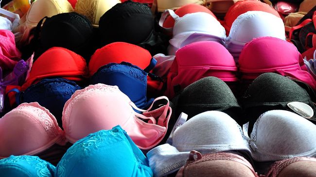 Cara Perempuan Memakai Bra Bisa Ungkapkan Kepribadiannya